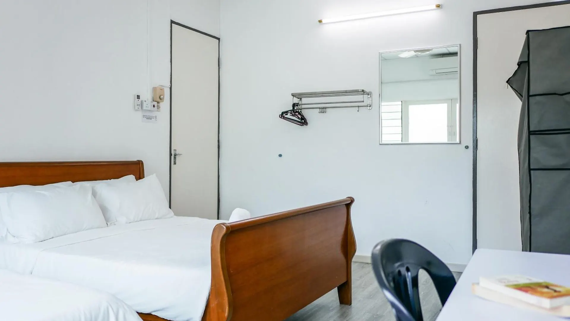 Lodge 22, 5 Min Walk To Adventist & Pulau Tikus Market George Town 0*,