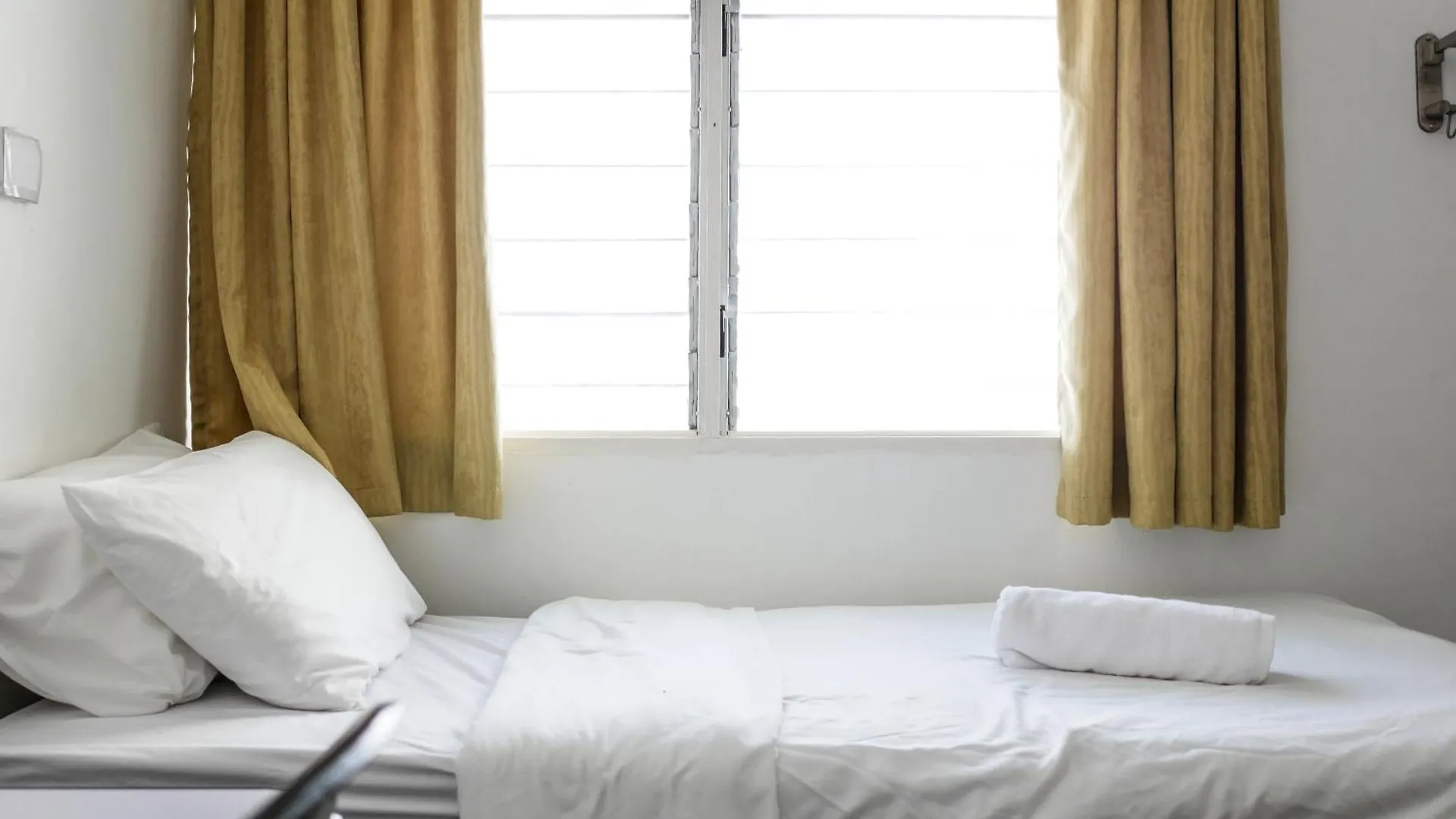 Lodge 22, 5 Min Walk To Adventist & Pulau Tikus Market George Town