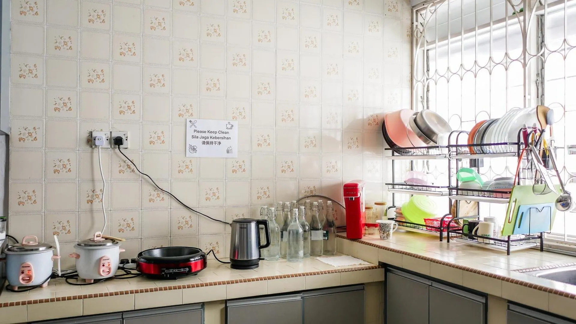 Lodge 22, 5 Min Walk To Adventist & Pulau Tikus Market George Town