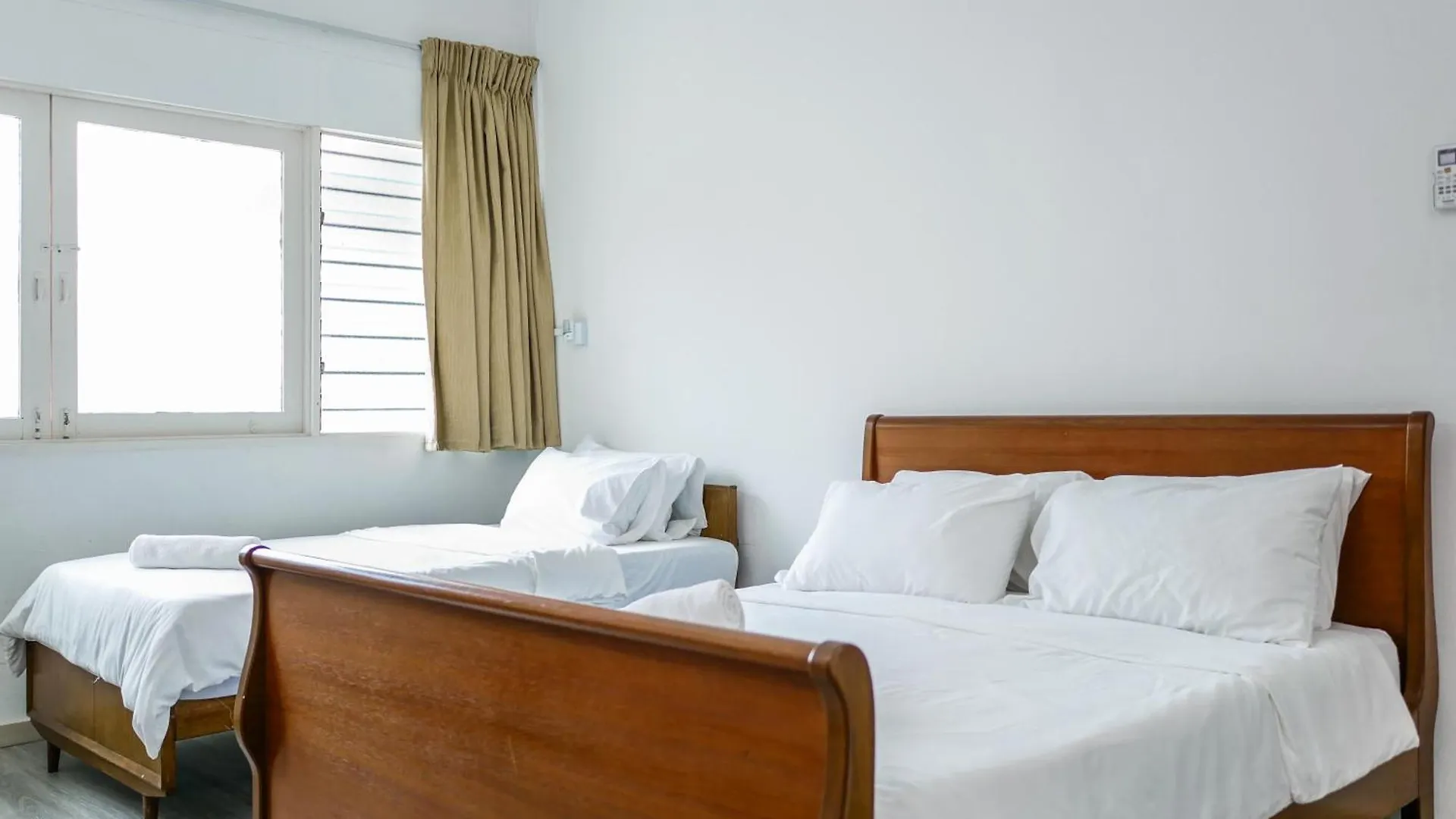 Lodge 22, 5 Min Walk To Adventist & Pulau Tikus Market George Town